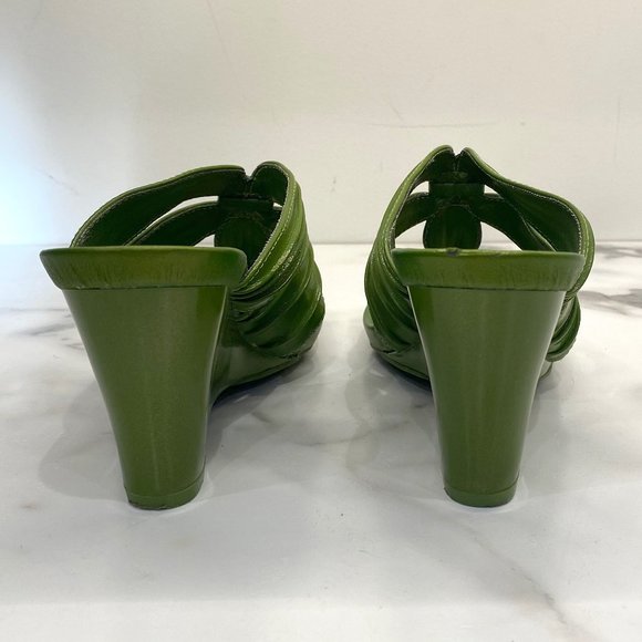 Kenneth Cole Reaction green wedge sandals - Picture 7 of 13